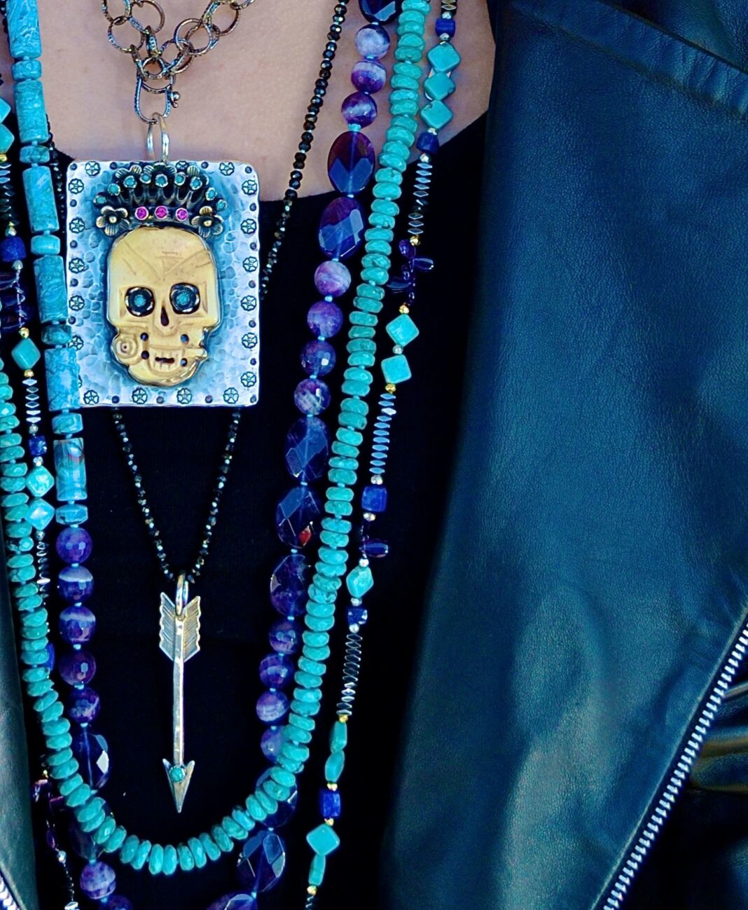 Boo-tiful Skulls and Crosses for Diva de los Muertos Boo-tiful Skulls and Crosses for Diva de los Muertos