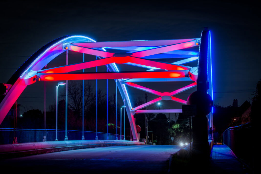 Will the Montrose Bridge Lights Ever Dazzle Our Commute Again? Will the Montrose Bridge Lights Ever Dazzle Our Commute Again?