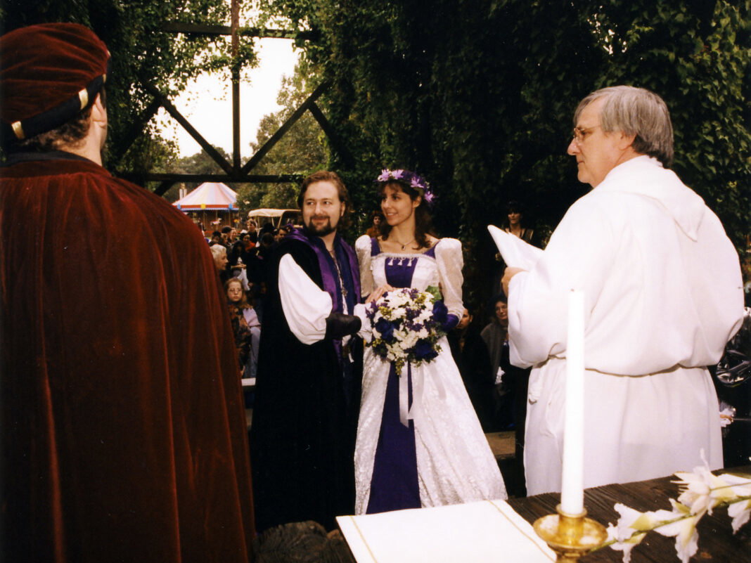 The Texas Renaissance Festival Might Be One of the State’s Most Magical (and Affordable) Wedding Venues The Texas Renaissance Festival Might Be One of the State’s Most Magical (and Affordable) Wedding Venues
