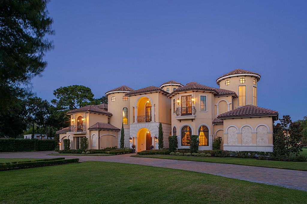 A palatial 11,300-square-foot compound, this Mediterranean estate has 7 bedrooms in the main house, 4 in the guest house and a sports complex featuring an indoor basketball court, pro-equipped gym, and hydrotherapy immersion tanks.