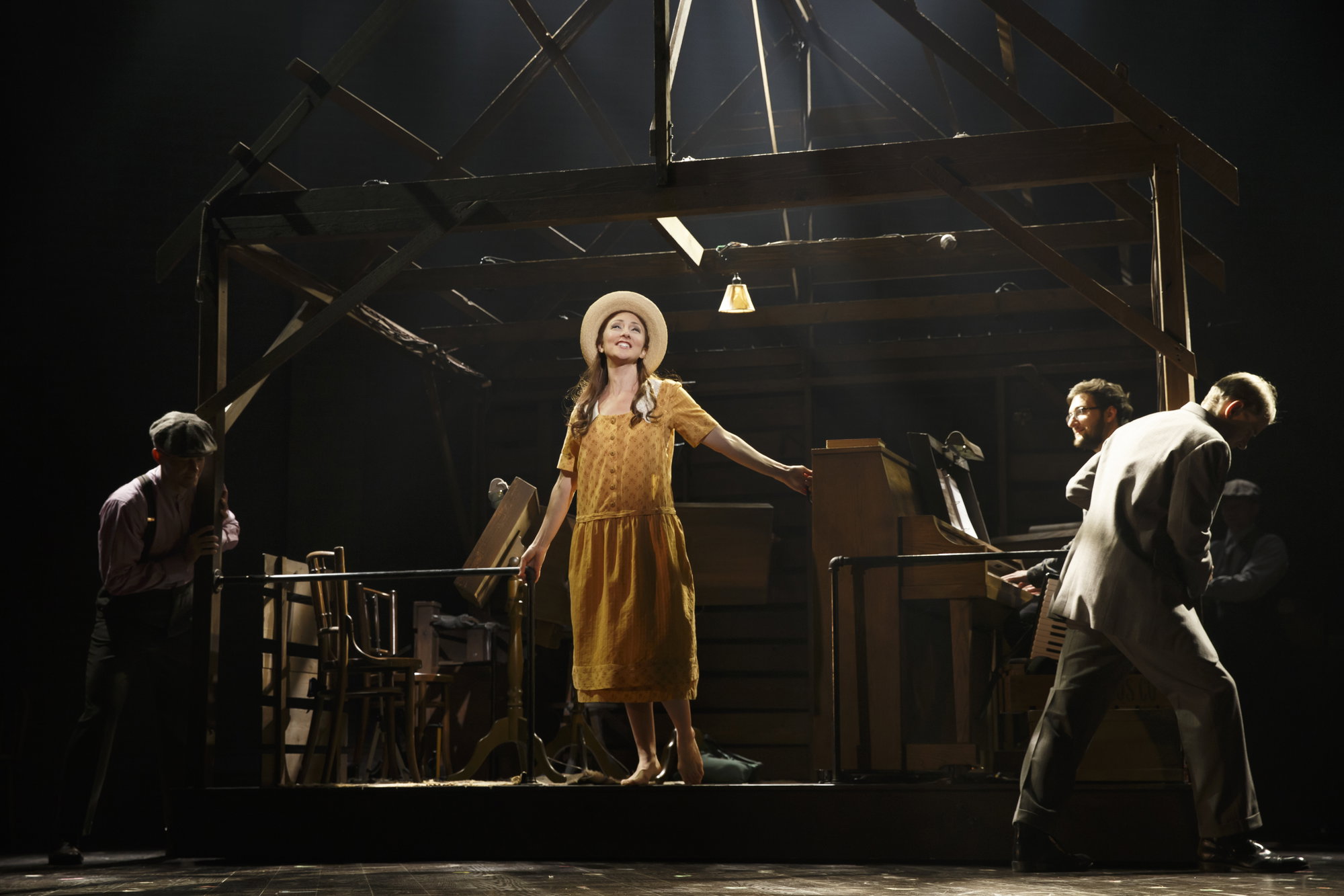Review: <em>Bright Star</em> Offers a Dim Ray of Musical Sunshine Review: <em>Bright Star</em> Offers a Dim Ray of Musical Sunshine