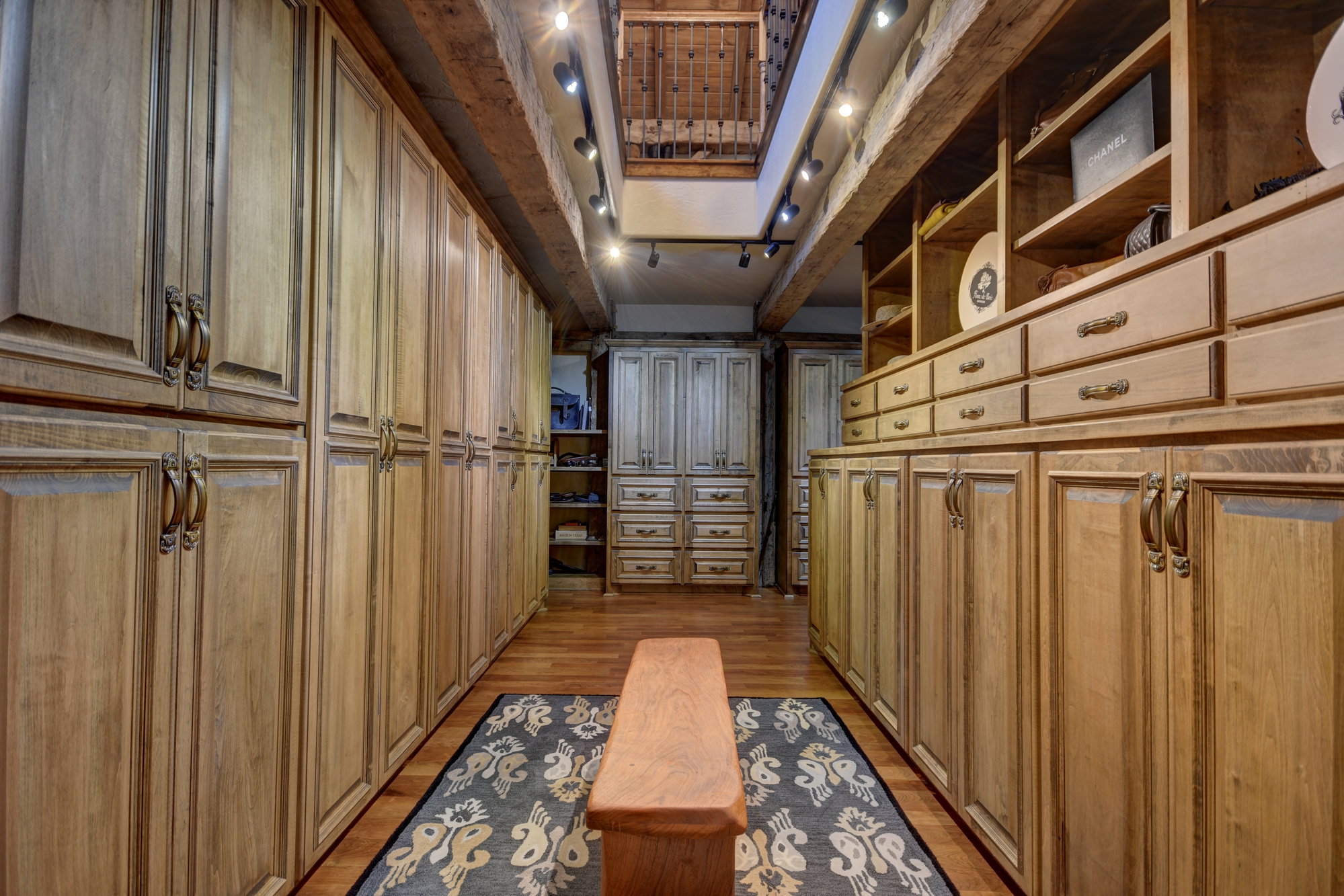 Gentlemen's dressing room