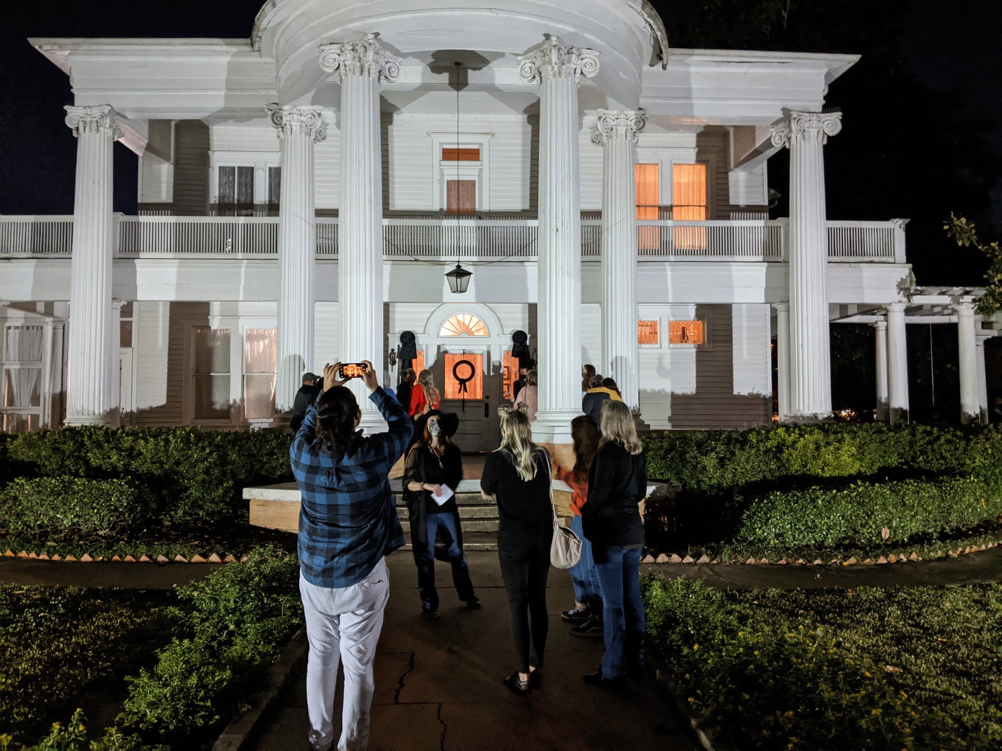 6 Ghost Tours That Showcase Houston’s Spooky Side 6 Ghost Tours That Showcase Houston’s Spooky Side